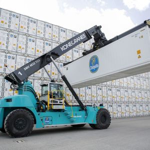 Konecranes reach stackers at Chiquita