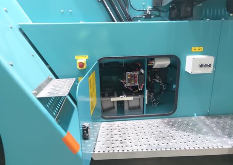 Cabin movement auxiliary control_image